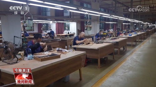 木雕技艺向新行 当老手艺遇见新技术与设计理念